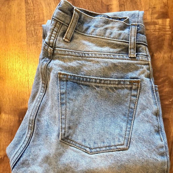 Brandy Melville Jeans Nwot Brandy Melville Jane Light Wash Jeans